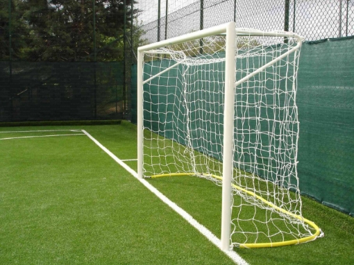 Image de Poarta futsal otel 3x2 m, montata in manșoane, cu suporturi sudate si lant pentru plasa